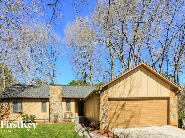 365 Sea Holly Cir, Roswell, GA 30076