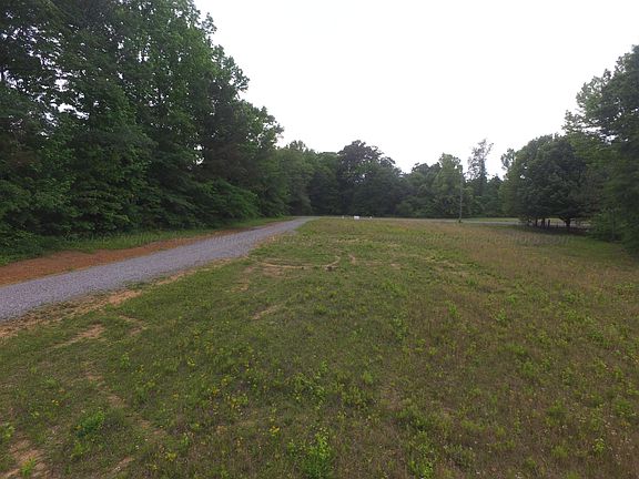 5th image of 2238 Duncan Rd