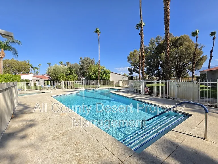 2504 N Whitewater Club Dr #C — Photo 19