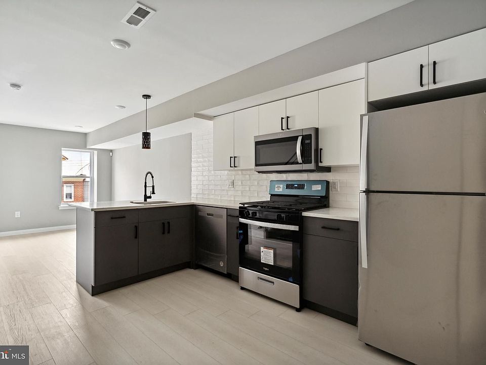1st image of 2110 N Franklin St #2