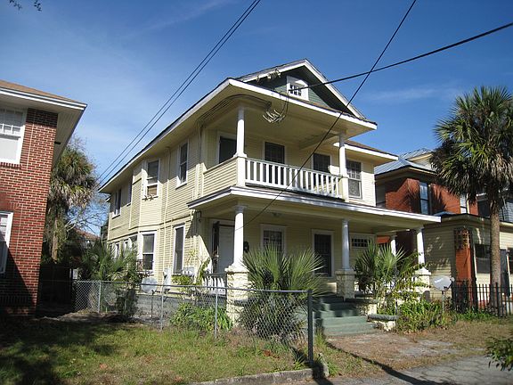 3rd image of 45 W 10th St