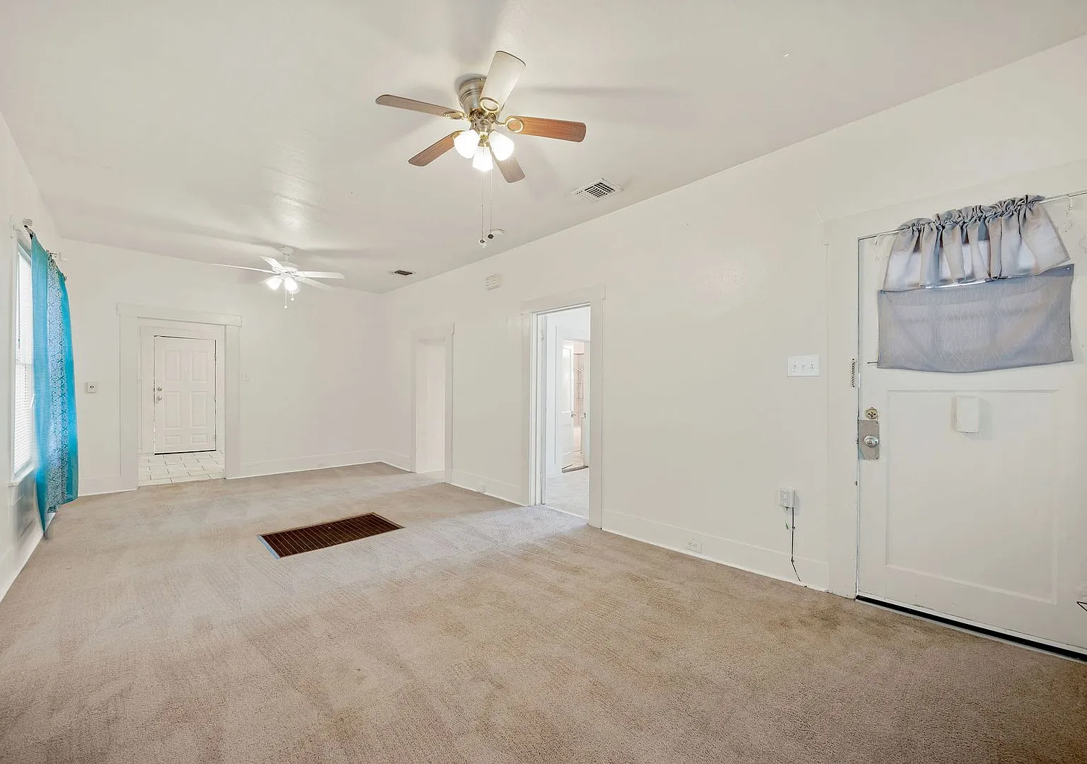 2 Bedrooms and 1 Bathroom located in Denver Heights Subdivision — Photo 3