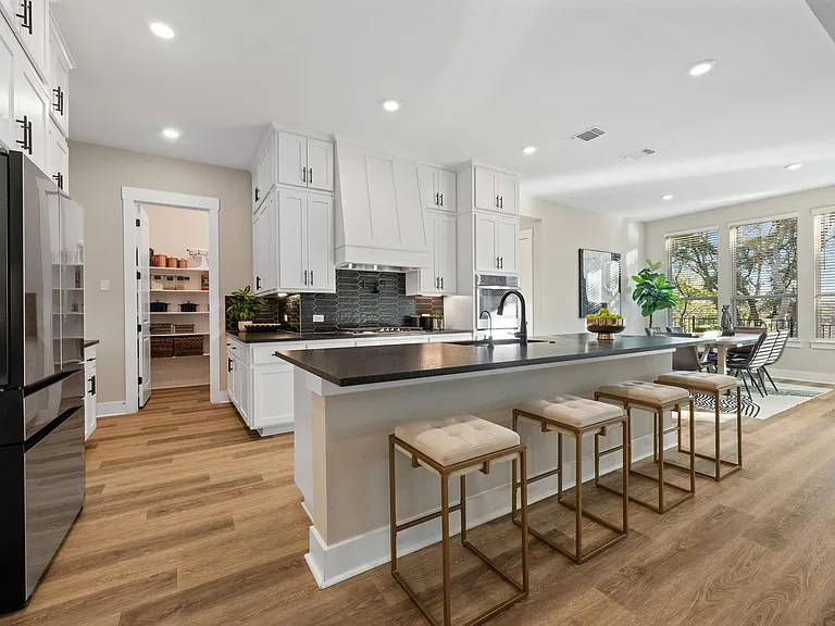 2345 Beebalm St — Photo 3