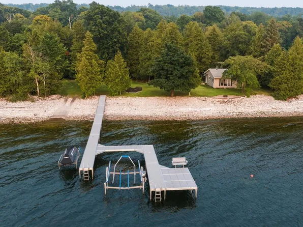 6421 Bay Shore Dr, Sturgeon Bay, WI 54235