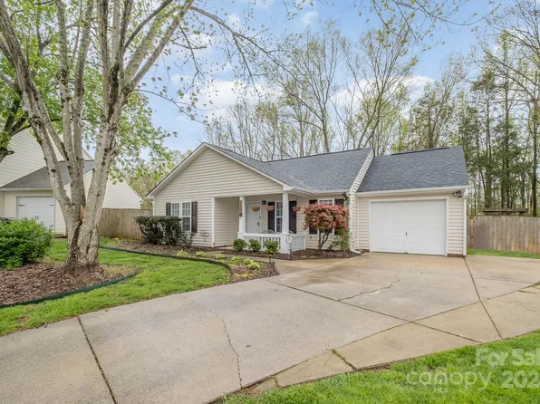 9029 Jaldena Dr, Charlotte, NC 28227