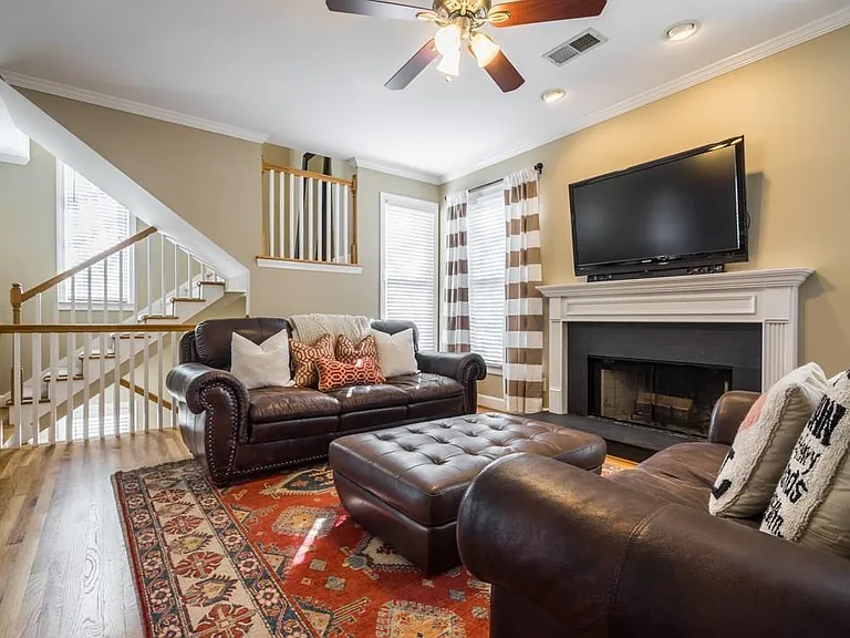 691 Bonaventure Ave NE — Photo 4