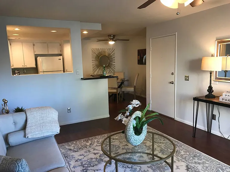 204 Woodland Pkwy #117 — Photo 4