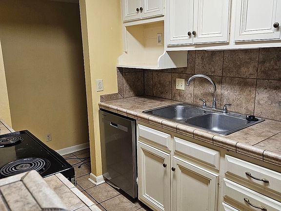 5th image of 220 Doucet Rd #112B