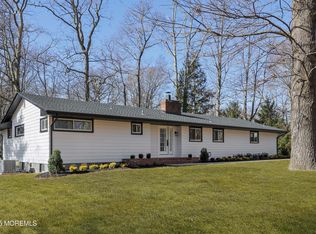 1 Robin Ct, Middletown, NJ 07748