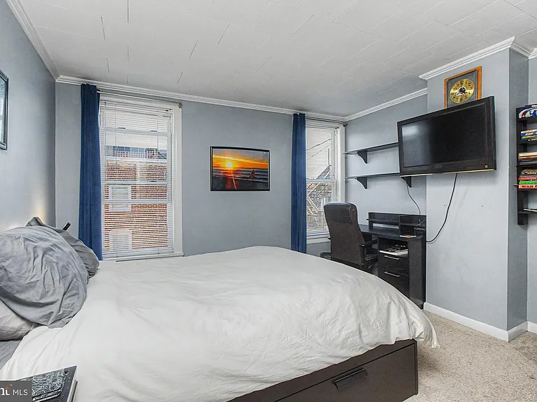 1303 Clarkson St — Photo 20