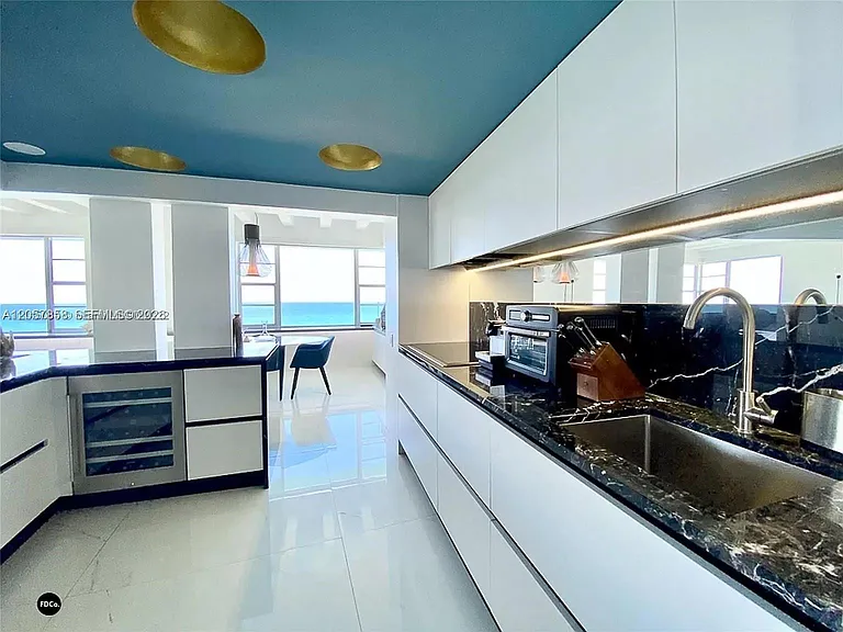 5255 Collins Ave #9E — Photo 16