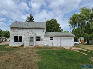 100 E 3rd St, Marion, SD 57043