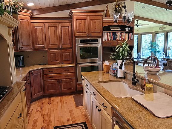 4th image of 3210 Cottonwood Ln