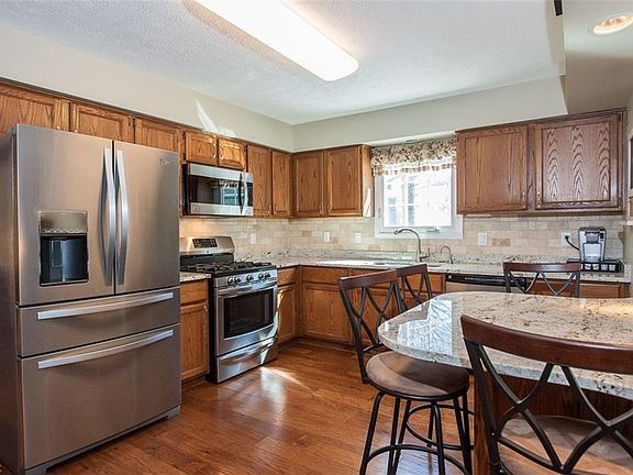 3rd image of 13541 Fairwinds Dr
