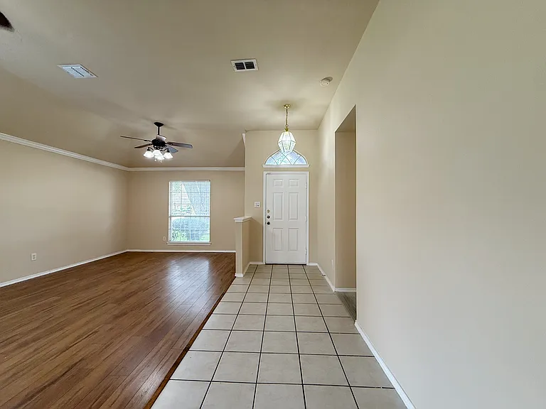 6000 Arlington Dr — Photo 5