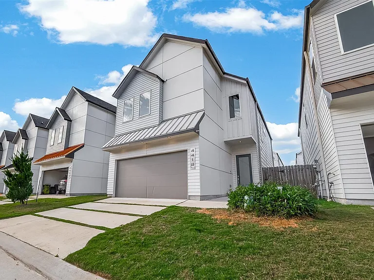 4418 Bora Bora Ln — Photo 3