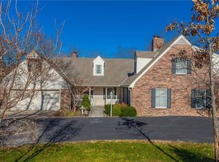 914 W Red Bridge Rd, Kansas City, MO 64114