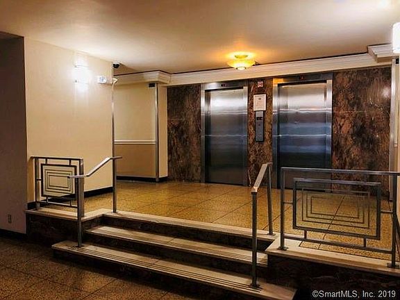 4th image of 71 Strawberry Hill Ave APT 1112
