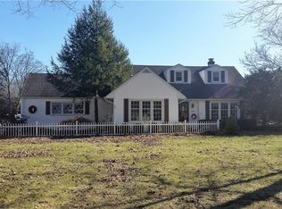 225 Winfield Dr, Bowling Green, OH 43402