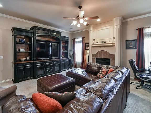 3rd image of 908 Preston Park Dr