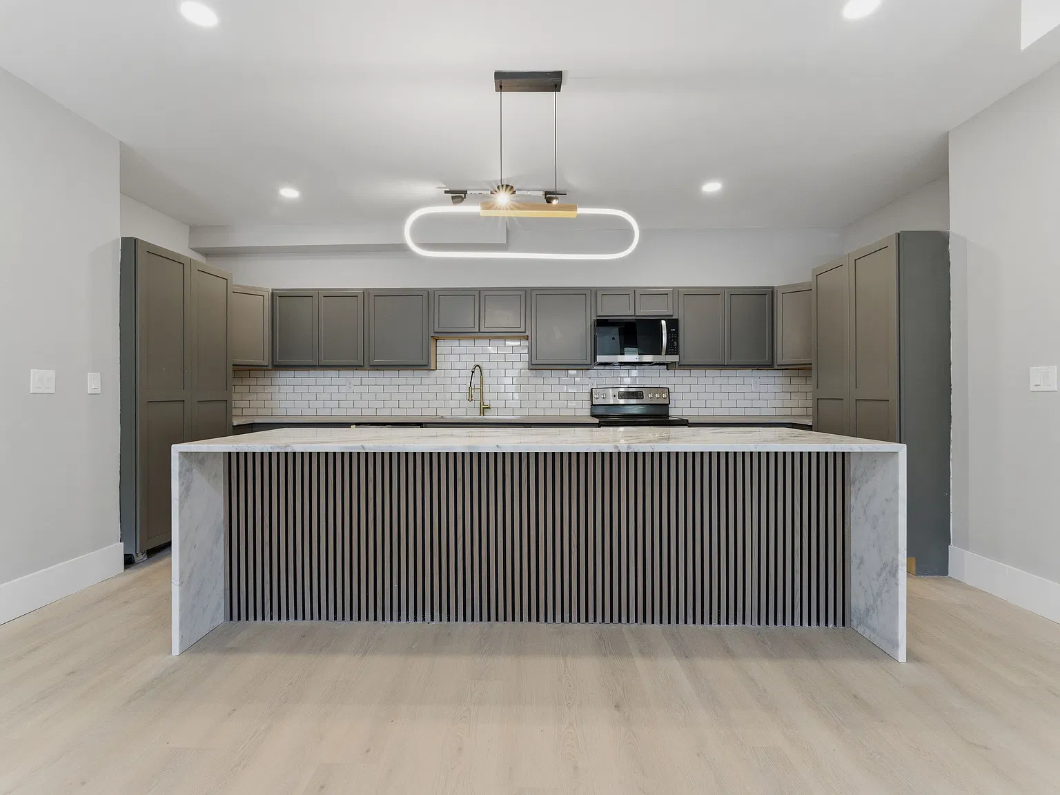305 Fairburn Rd NW — Photo 1