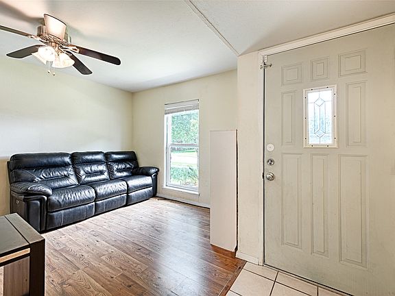 5th image of 438 Woodhurst Dr