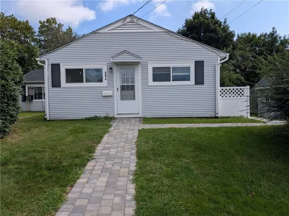 13 Buck Rd #A, Middletown, RI 02842