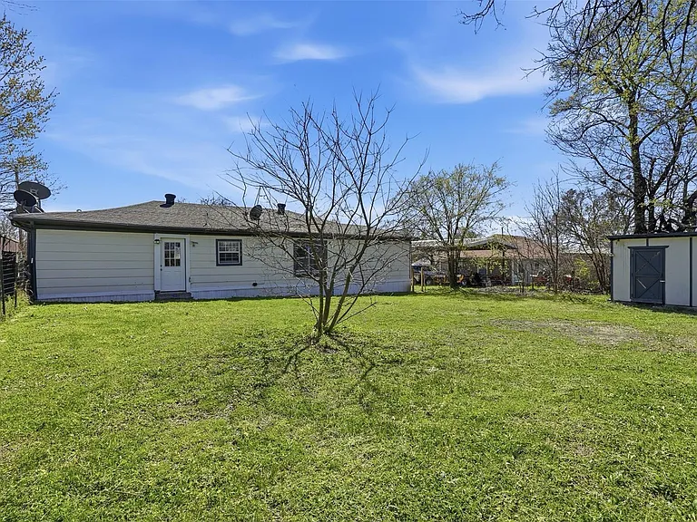 308 W Lamm St — Photo 17
