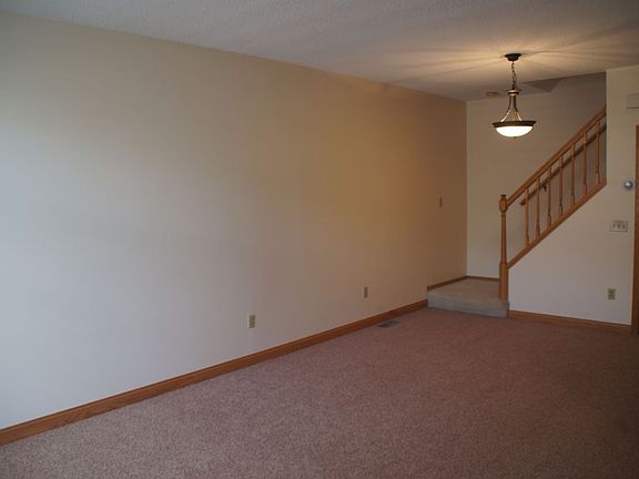 Living Room NW (vacant)