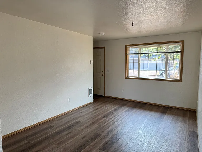 117 Lea Ave — Photo 5