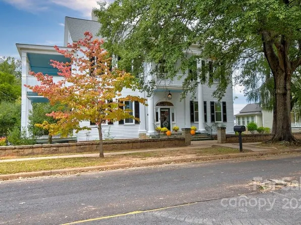 204 W Liberty St, Winnsboro, SC 29180