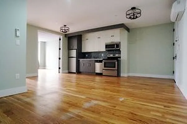 Rented by EXR | media 16