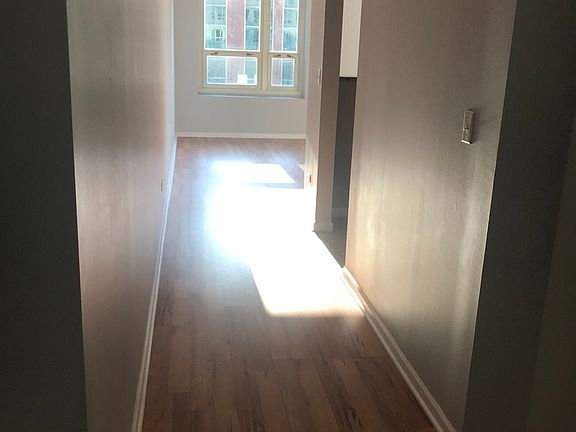 2nd image of 345 N Lasalle St #1909