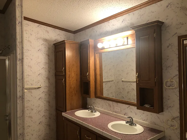 404 Crimsom King Cir #404 — Photo 22