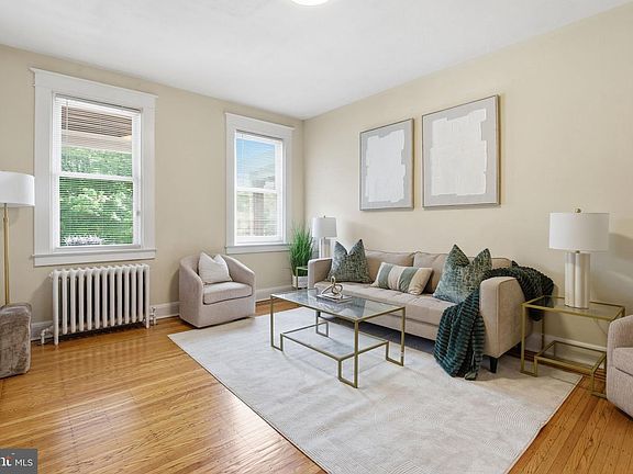 4th image of 2645 Chesterfield Ave
