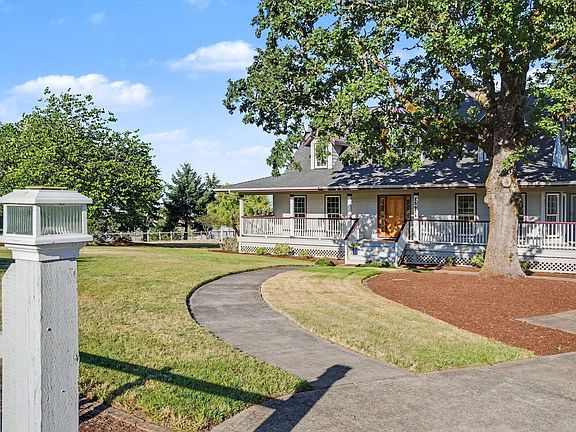 3rd image of 12024 S Shadow Hills Ct SE