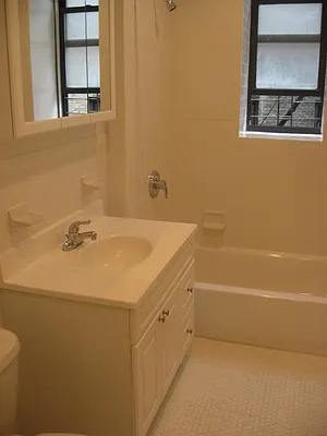 Rented by PMG Real Estate  | media 55