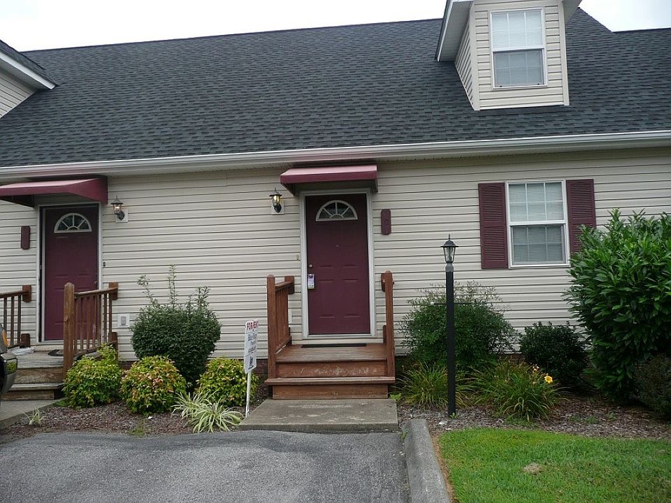1st image of 401 Hallbrook Dr