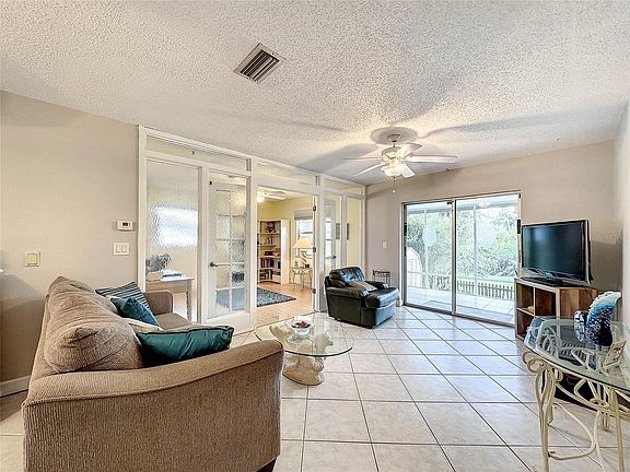 4th image of 6056 Oak Ridge Ave