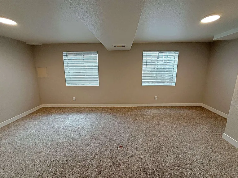 1680 S Espana Way — Photo 13