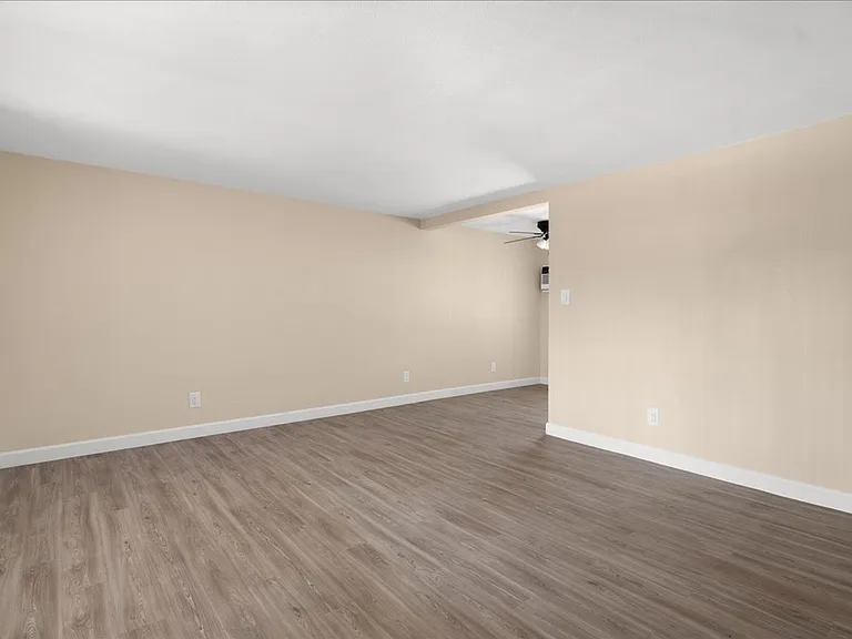 Park View Apartments- Riverside, CA — Photo 25