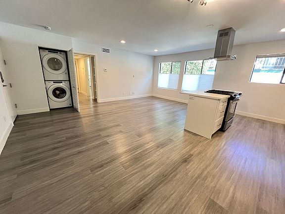 4th image of 310 N Crescent Dr APT 106