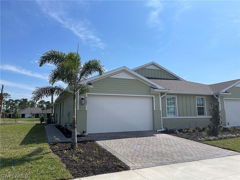 1st image of 43992 Blue Heron Ln