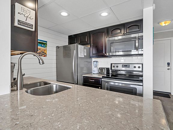 2nd image of 775 Gulf Shore Dr Unit 2005