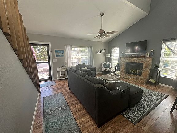 5th image of 5861 Calais Blvd N APT 2