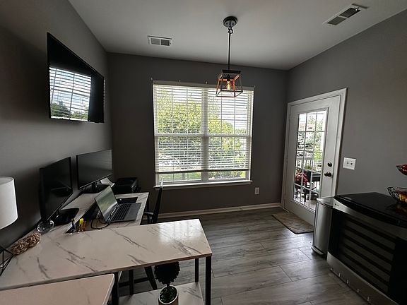 5th image of 43920 Hickory Corner Ter Unit 113