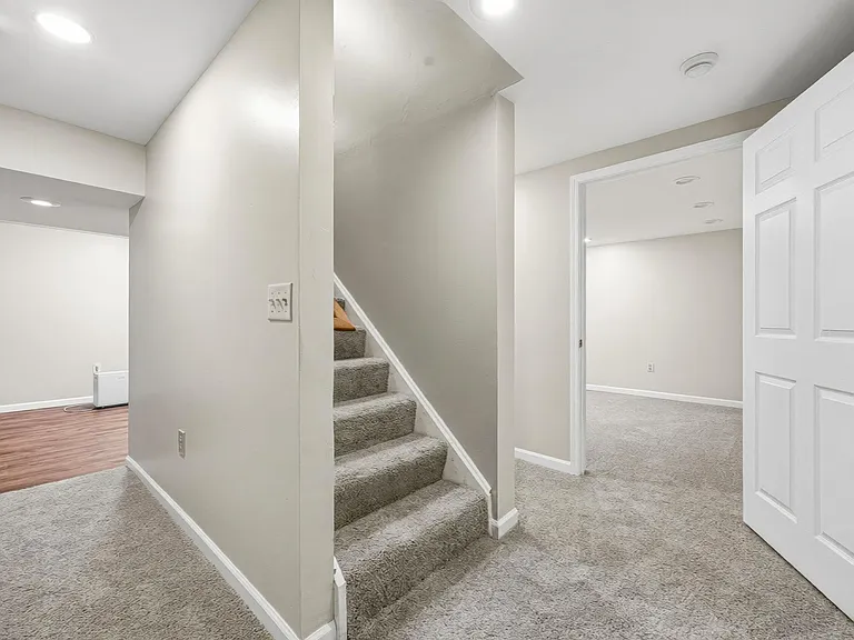 3033 Jamestown Dr — Photo 41