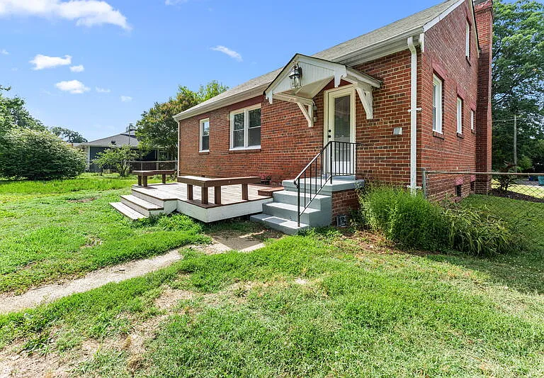 2501 Williams St — Photo 4