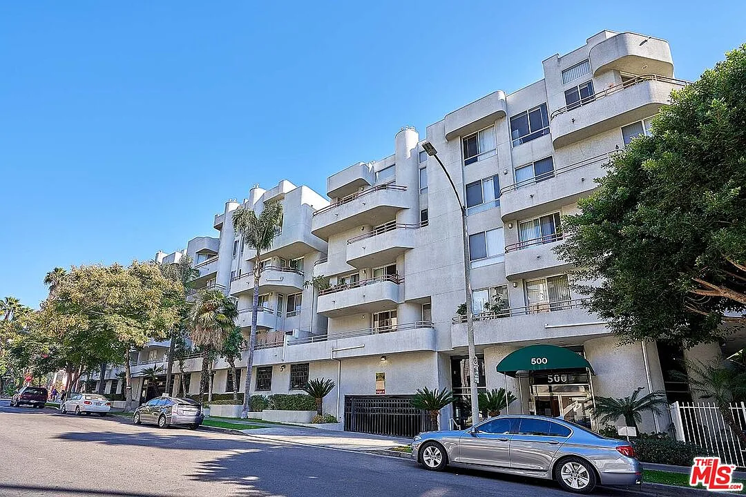 2 bed, 2.0 bath, 1006 sqft, $2,650 — Photo 2