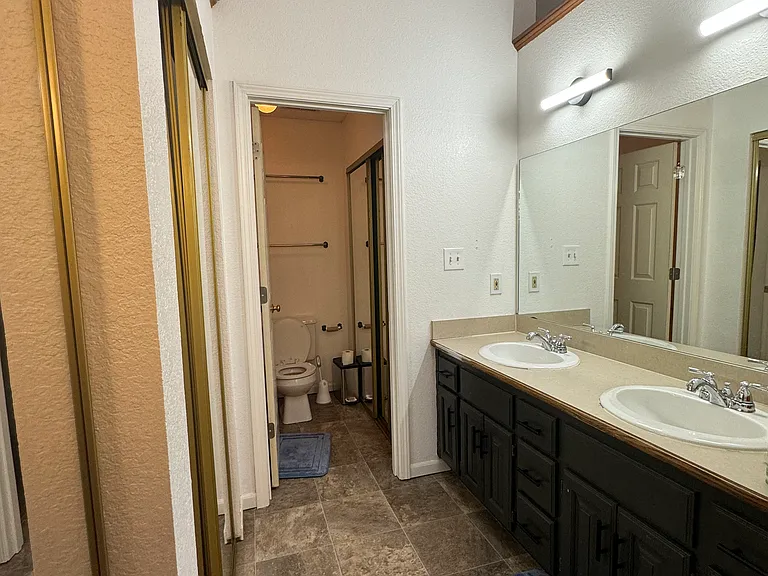 1370 Sherman Ave — Photo 8